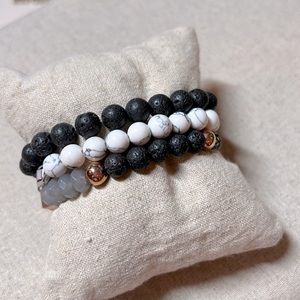 NWOT 3 Stella & Dot and Kinsley Armelle stretch bracelets